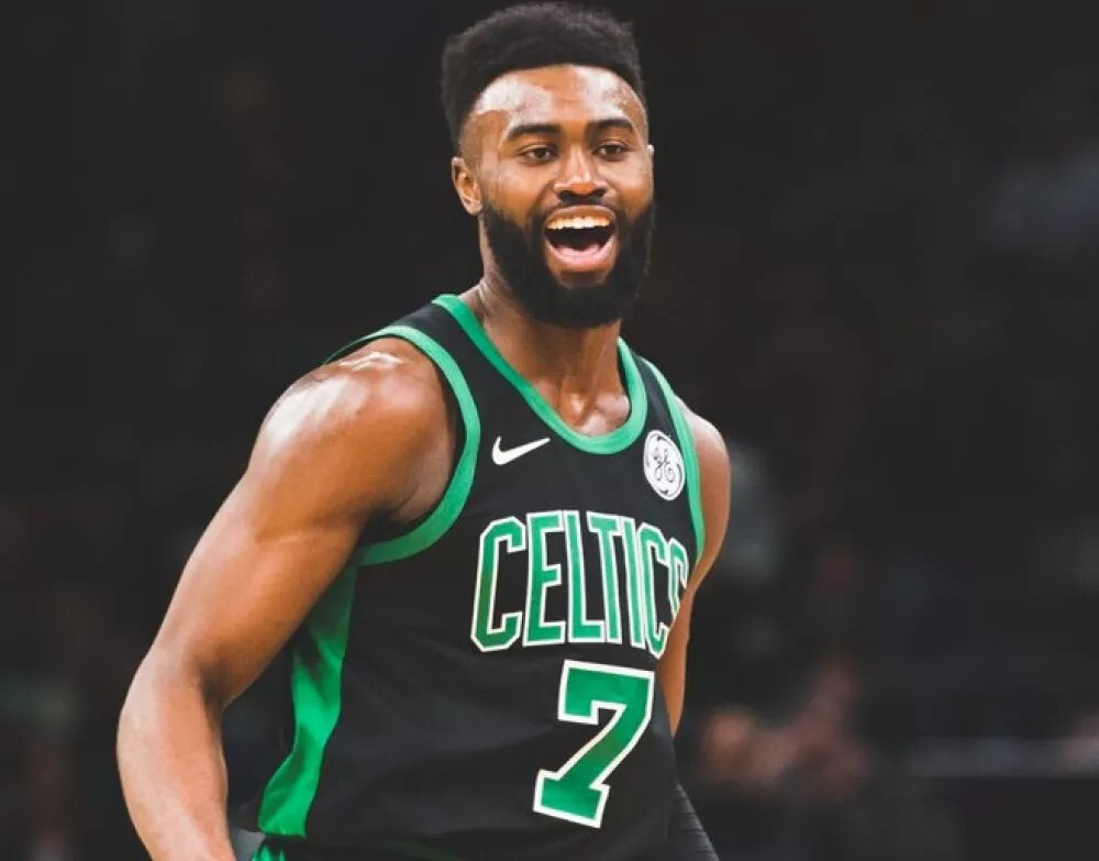 雄鹿寒心！利拉德伤愈未定，字母哥或震撼NBA球员市场