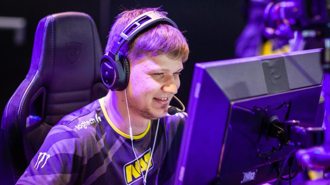 Aixiao： 369 和我是好兄弟。在2021年，我从 Bilibili Gaming 把他带走过一次，但这次我被拦截了。