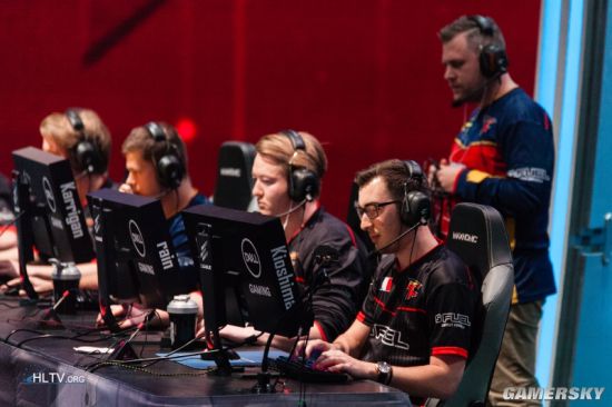 MSI采访T1.Gumayusi：Faker意识到我失去了自信 并提出了建议