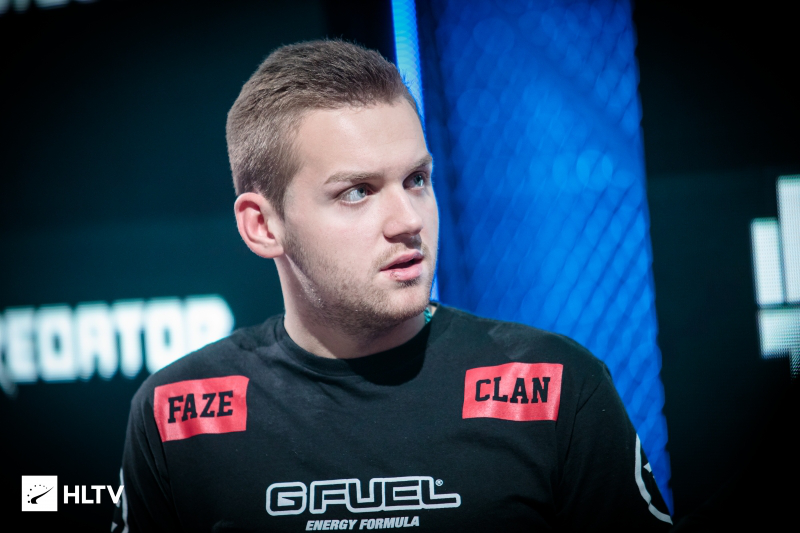 一年合同续约！ Bilibili Gaming 官方：中路选手 knight 将继续与我们一起直到2025年